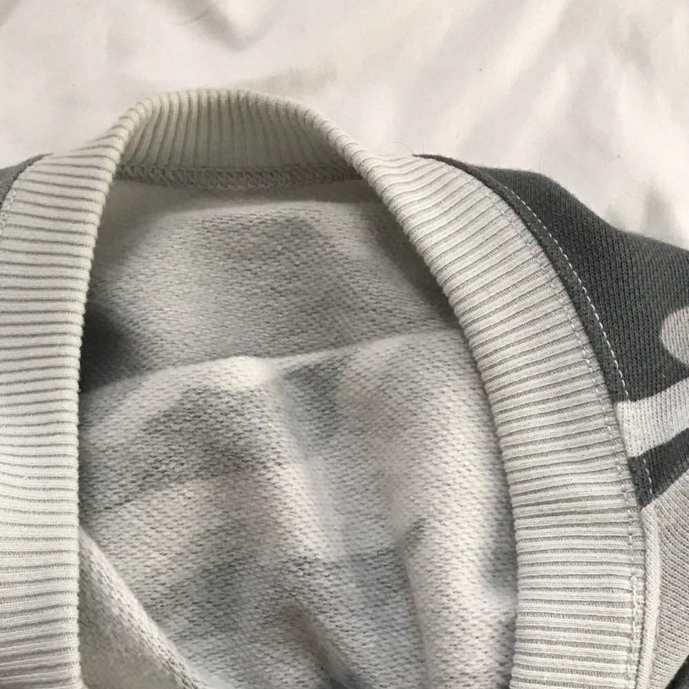 ✨24 HOUR SALE✨ Aerie Cropped Camo Sweatshirt - Picture 3 of 3